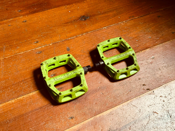 DMR V6 Pedals