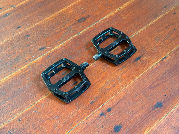 DMR V12 Pedals RRP £100